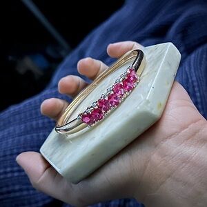 Pink spinel and diamond chips bracelet